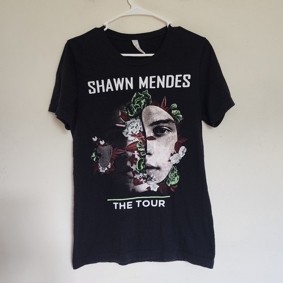 Shawn Mendes The Tour T-shirt Womens size Small Oversized - Picture 1 of 3